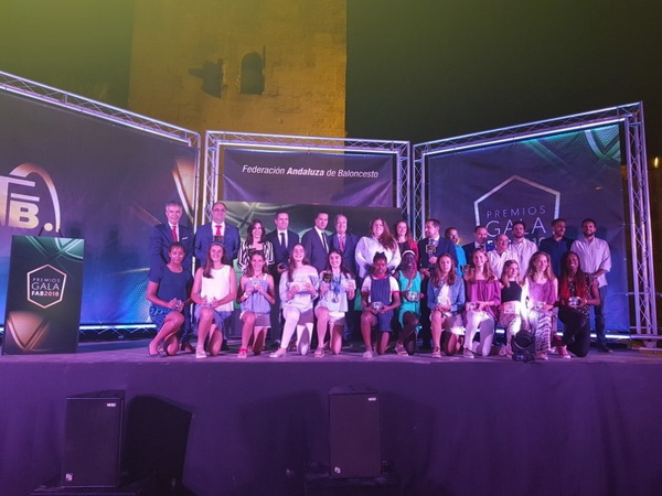 Feysse Quintana premiada en la II Gala FAB